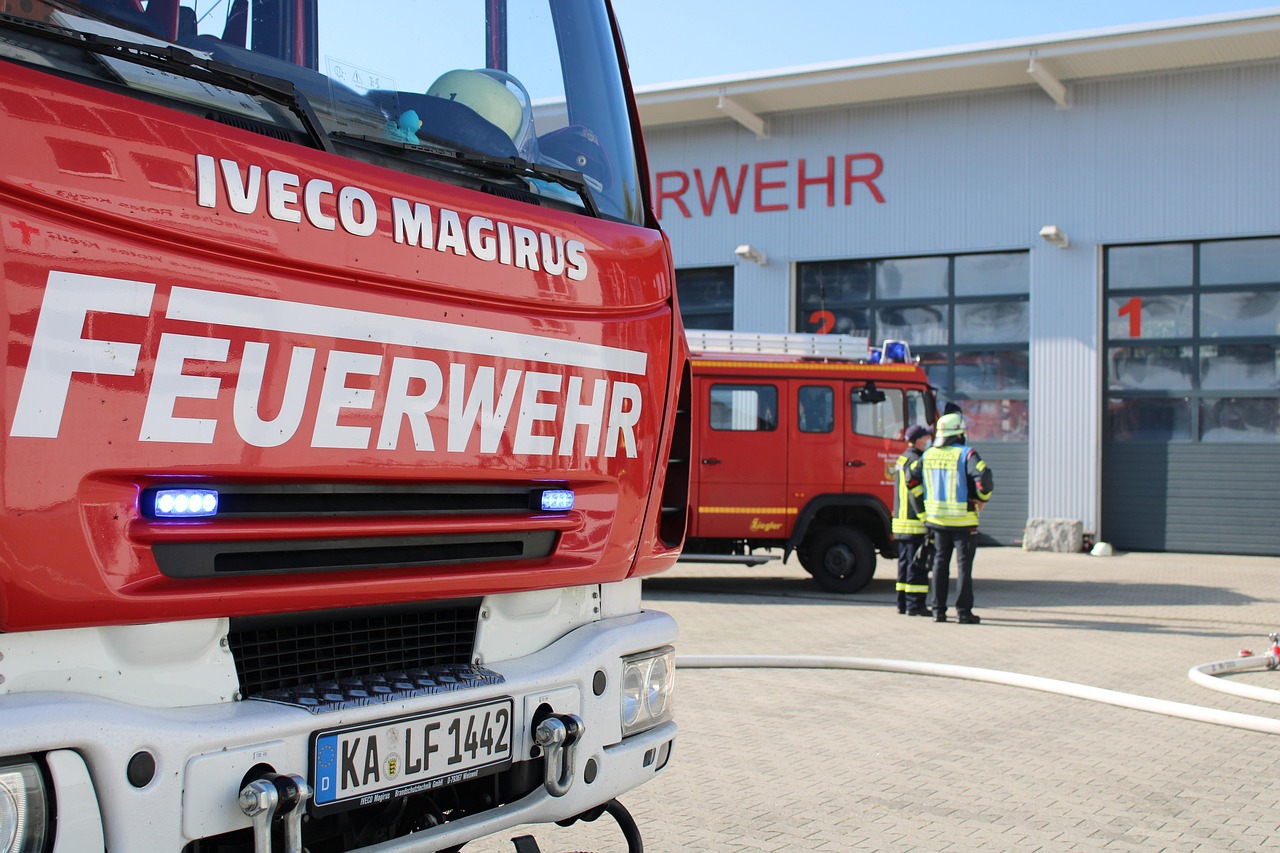 Dinas Damkar Penukal Abab Lematang Ilir Gelar Rescue di Kebun Warga